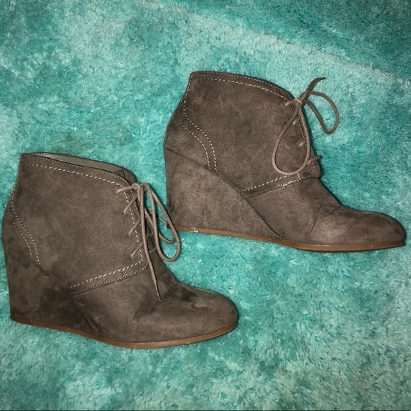 Arizona Jean Company Shoes - Arizona Jean Co. Gray Suede Wedge Booties, Size 8